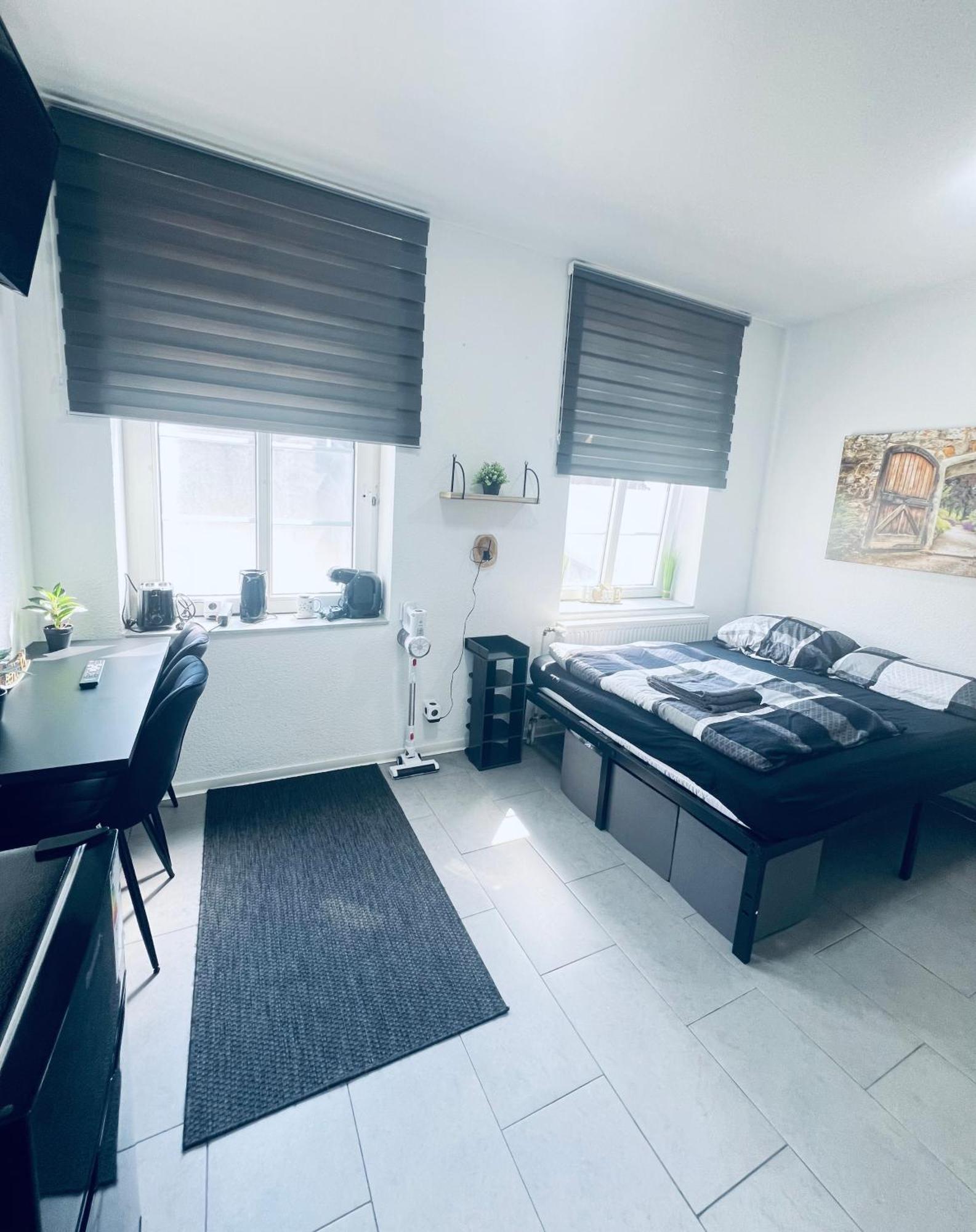 Traumhaftes 1-Zi Apartment Mit Gartennutzung Naehe Krefeld Hbf Luaran gambar